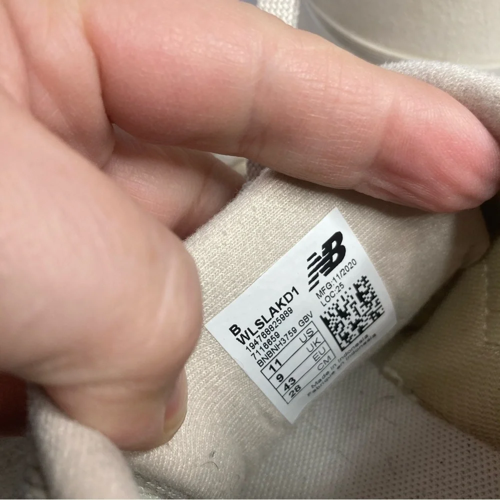 New Balance Sola sleek‎ sneakers neutral colors size 11